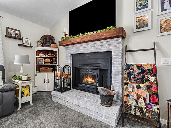 4th image of 9832 Mad River Rd