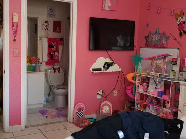 9837 W Okeechobee Road #506, Hialeah Gardens, FL 33016