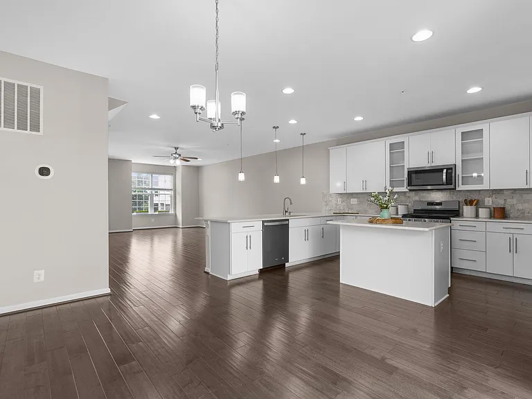 7720 Rearden Ct — Photo 17