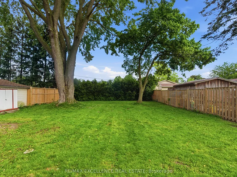1814 Whitehall Dr — Photo 28