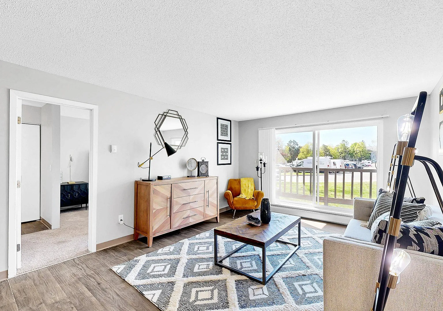 Audenn Apartments — Photo 2