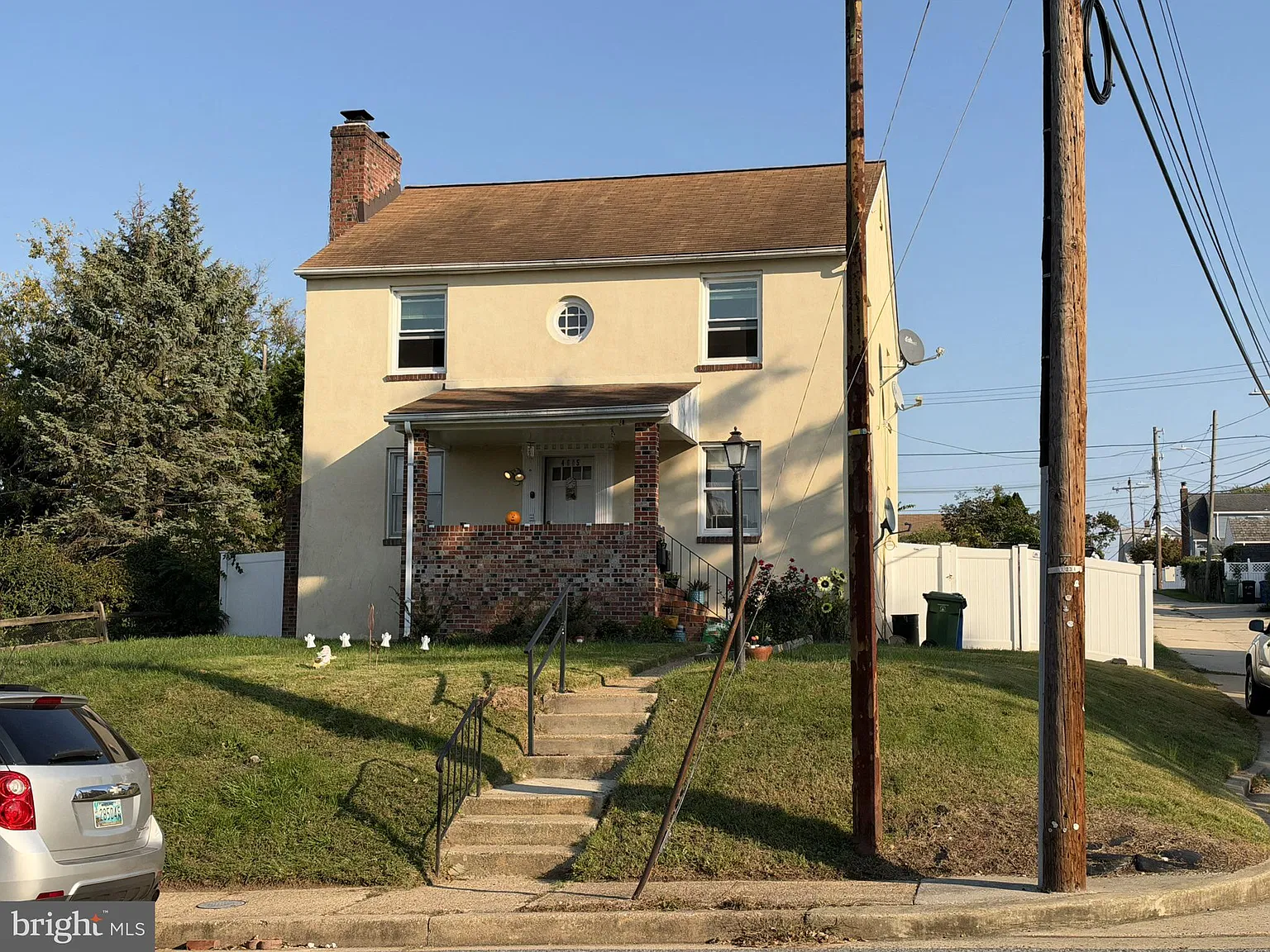 2 bed, 1.0 bath, 900 sqft, $2,000 — Photo 1