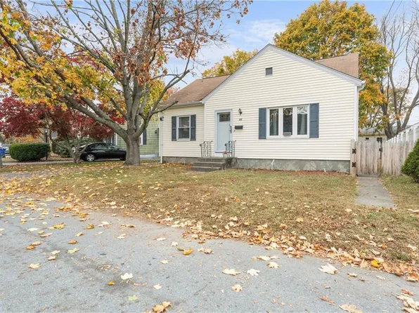 56 Deer St, Rumford, RI 02916