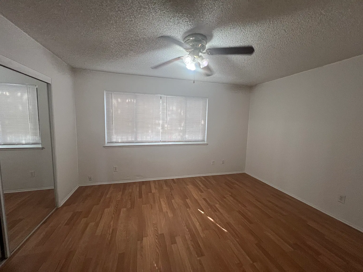 3 bed, 1320 sqft, $2,000 — Photo 4