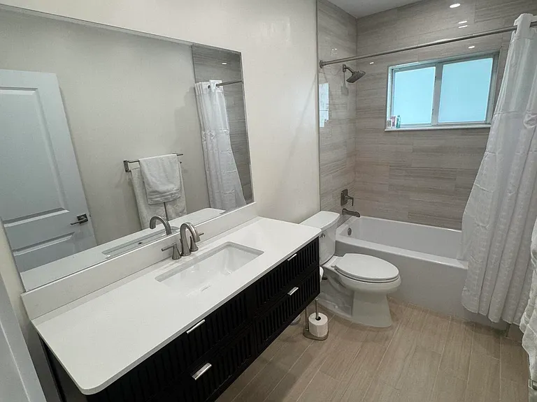 725 NE 160th Ter — Photo 19