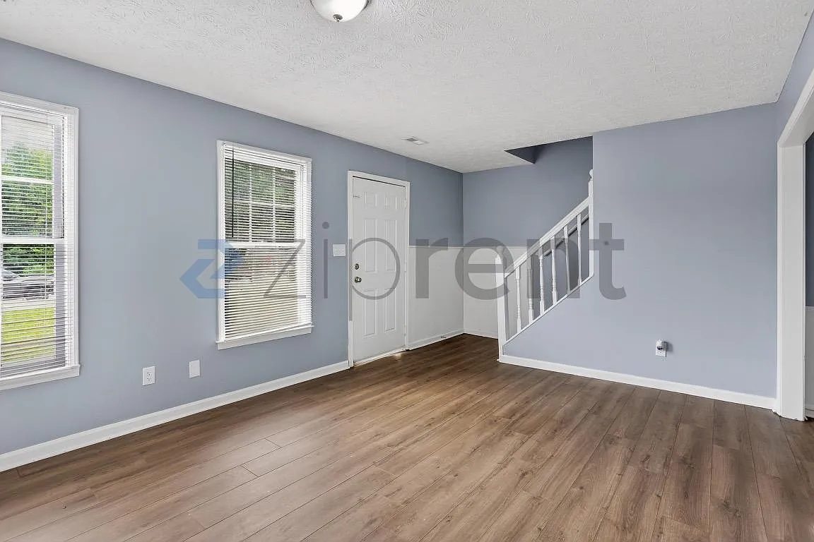2 bed, 2.5 bath, 1300 sqft, $1,500 — Photo 4