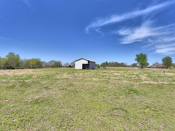 5th image of 26679 E Joy Ave