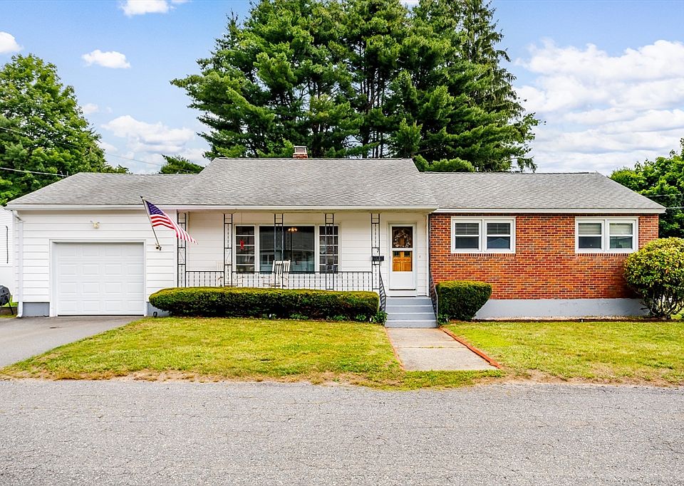 1st image of 7 Knollwood Ln