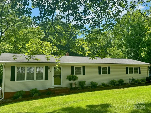 711 Pond St, Albemarle, NC 28001