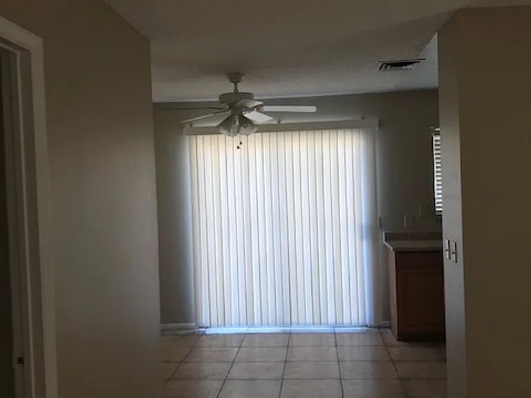 4800 Woodlake Ave — Photo 17