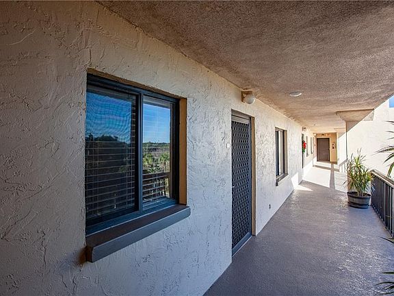 4th image of 405 Tarpon Pt #405