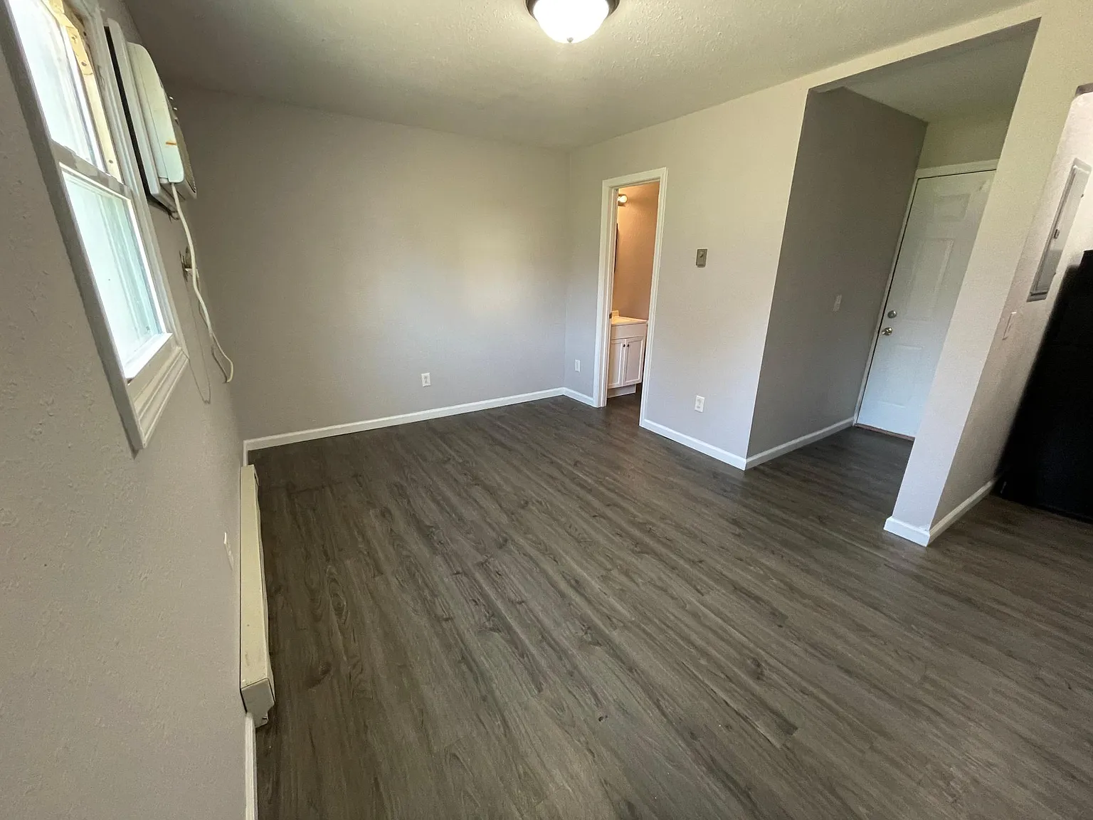 1015 Bloomfield Rd — Photo 1