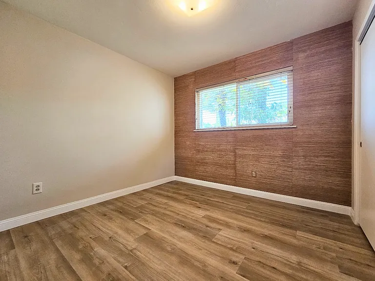 5424 Lodi St — Photo 24