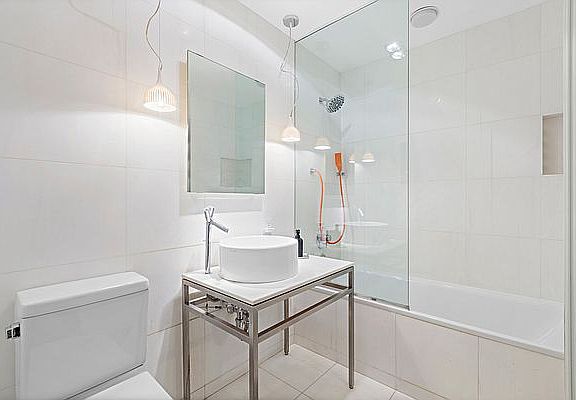4th image of 15 Broad St APT 2330