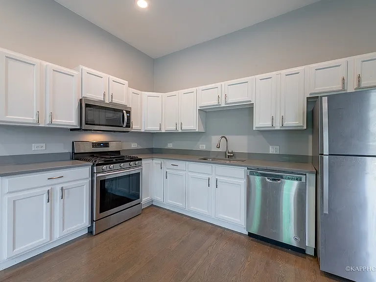 1620 W Warren Blvd #2F — Photo 8
