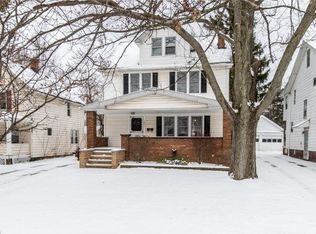 1021 Woodview Rd, Cleveland Heights, OH 44121