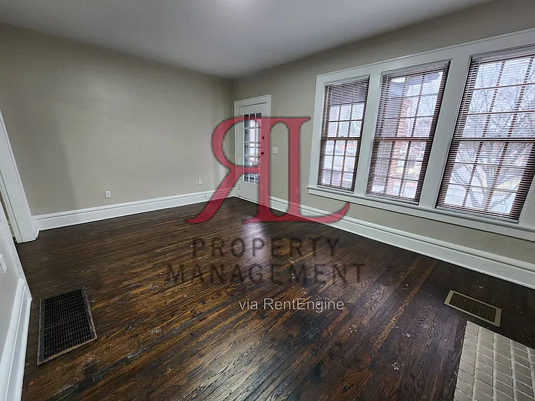 640 S Champion Ave — Photo 5