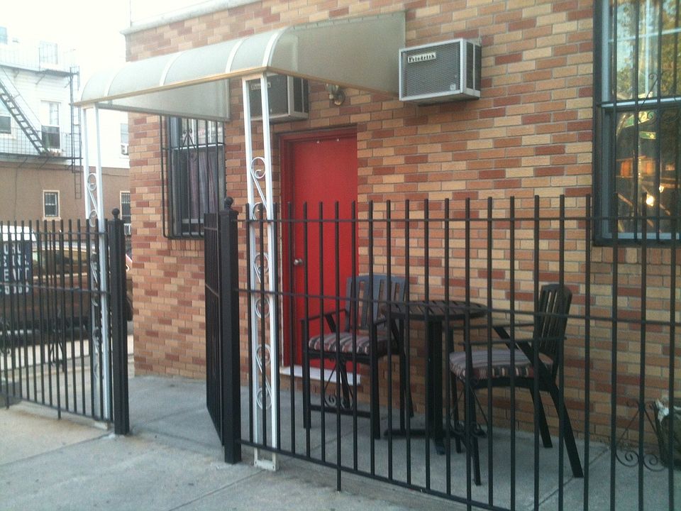 1st image of 295 19th St