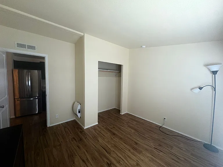 2995 Woods Rd E — Photo 8