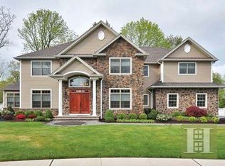 6 Adela Ct, Whippany, NJ 07981