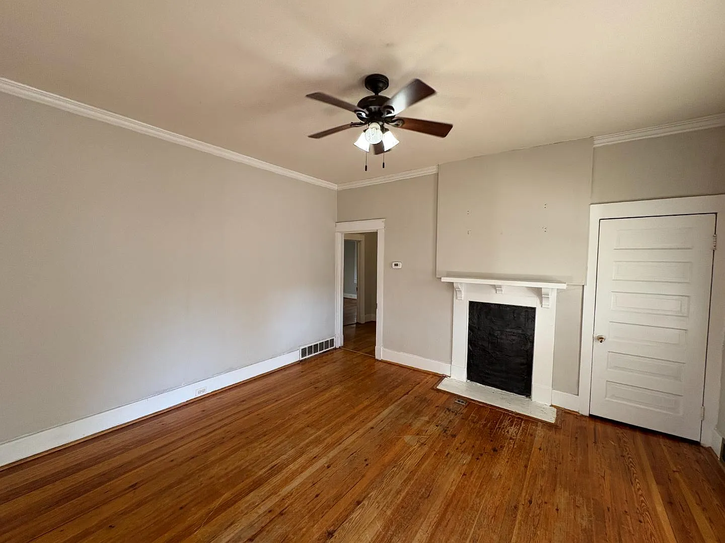 315 Columbia Rd — Photo 3