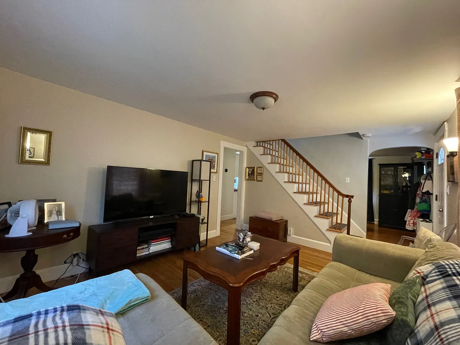 3 bed, 1176 sqft, $3,700 — Photo 3