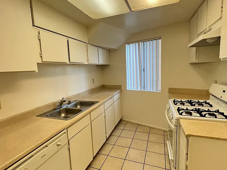807Bunk — Photo 17