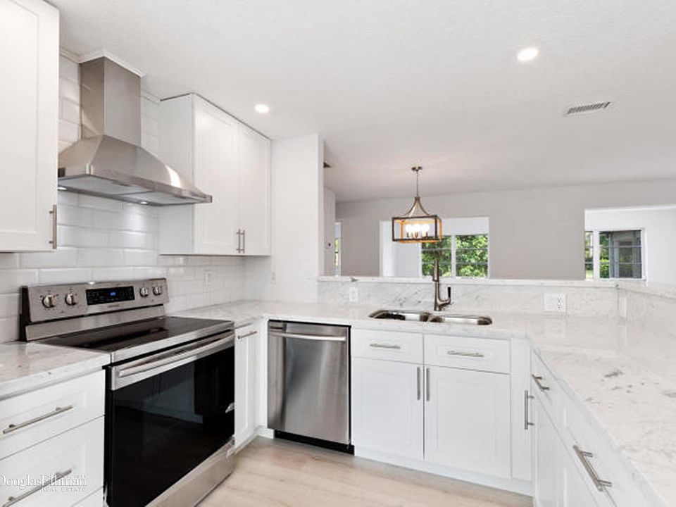 1st image of 6125 Rainbow Cir