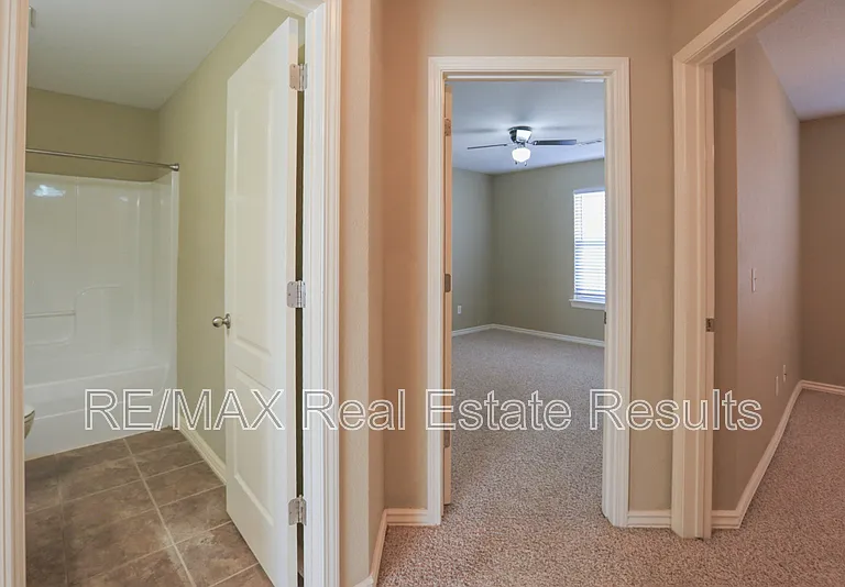 6303 S 37th St — Photo 24