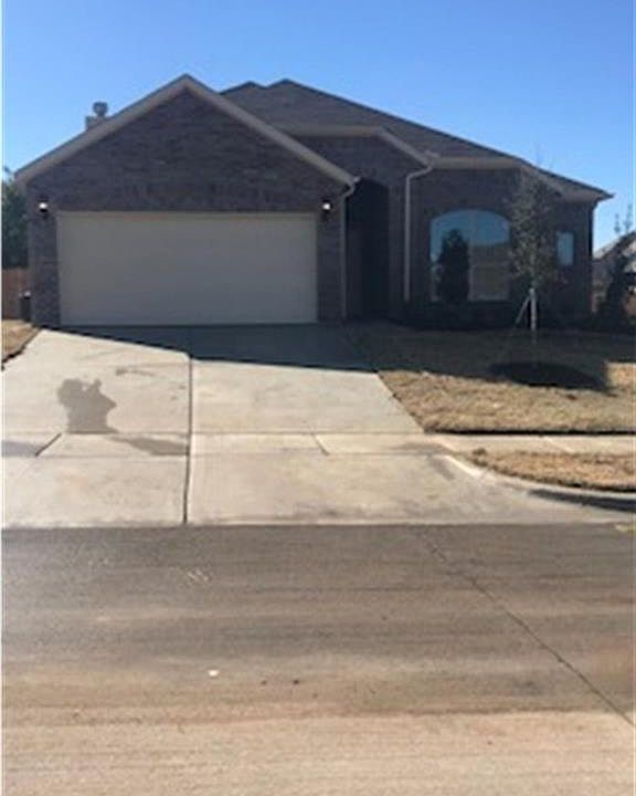 1st image of 205 Clark Dr