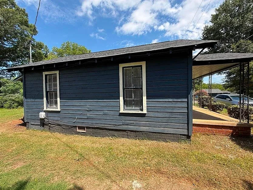 1336 Caldwell St — Photo 3