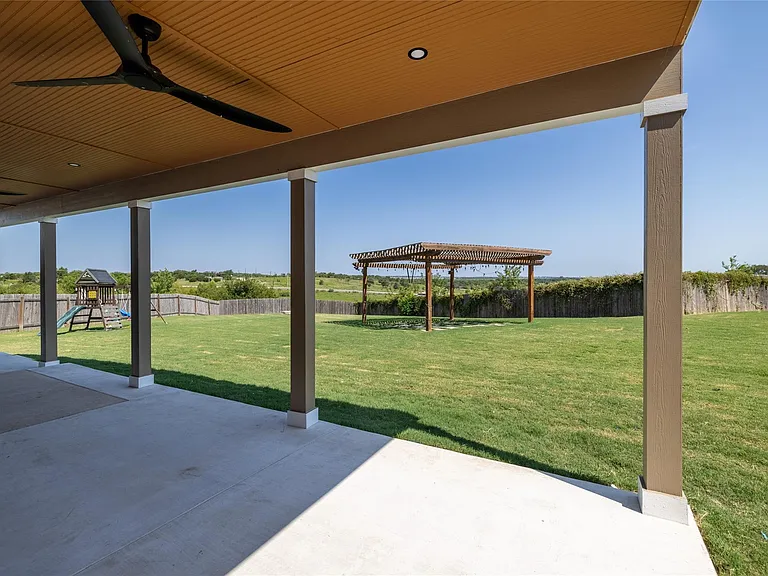 6300 Routenburn St — Photo 36