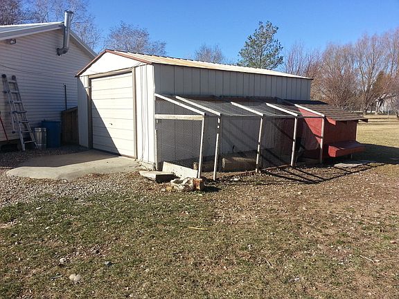 shed and chicken coop 