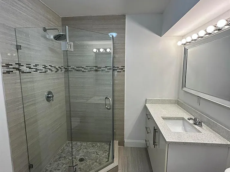 914 NE 15th Ave #1 — Photo 11