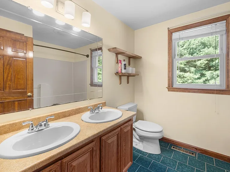 57 Harvest Wood Dr — Photo 18