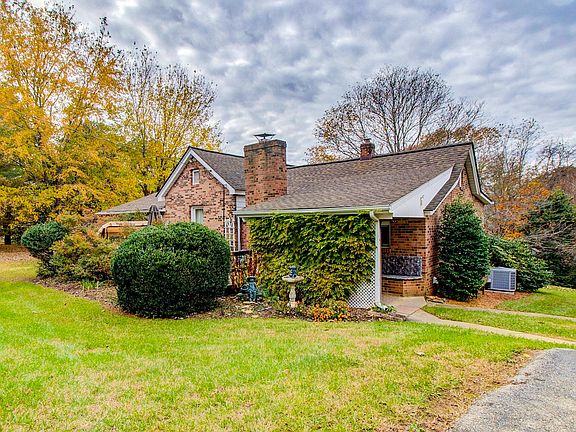 3rd image of 3824 Deer Hollow Dr
