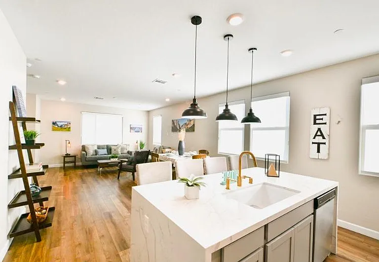 494 Sonoma Range St — Photo 1