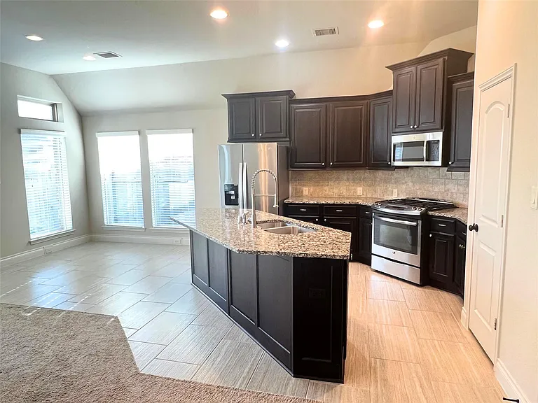 1326 Watercrest Park Ln — Photo 4