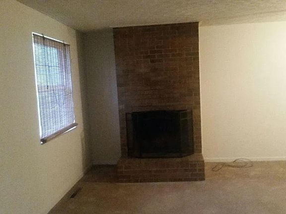 3rd image of 688 Belleview Ct