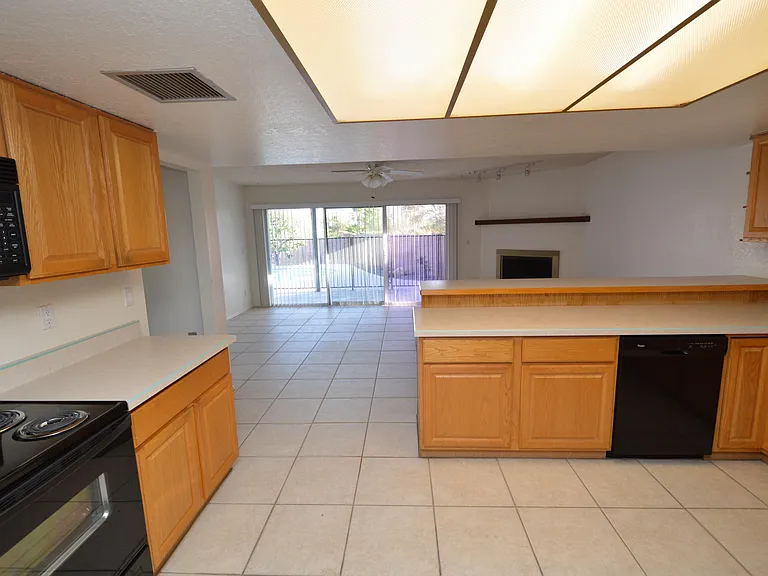 7722 E Knollwood Cir — Photo 13