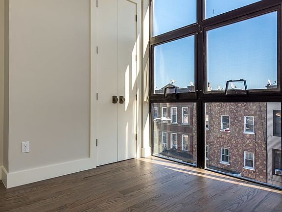 2nd image of 1513 Gates Ave #2C