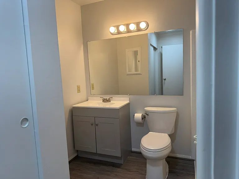 741 N Macomb St #8 — Photo 11