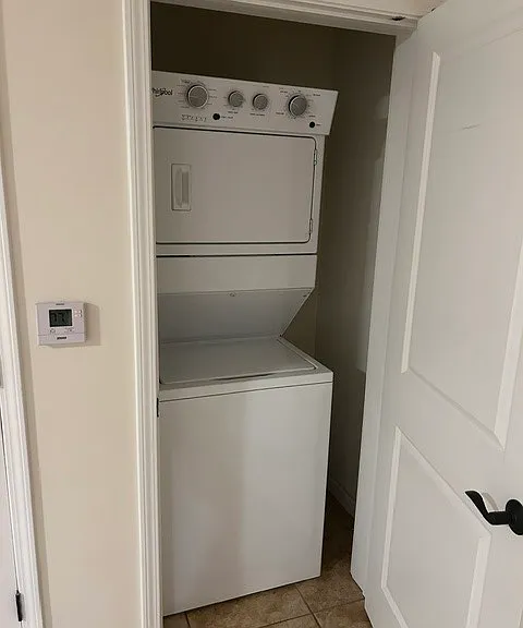 806 Oak St #10 — Photo 9