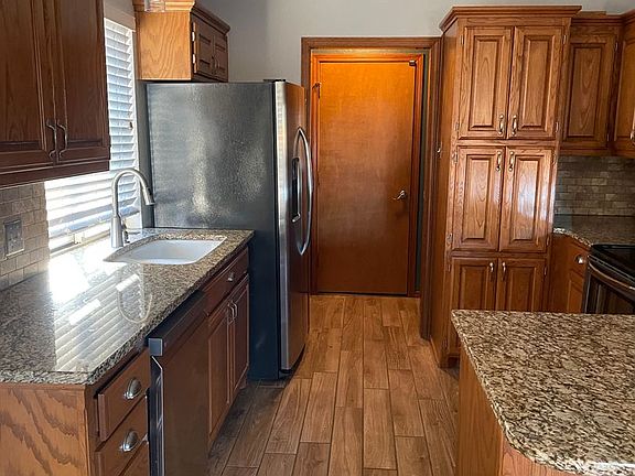5th image of 113 Wilmington Cir