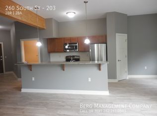 260 South St APT 203, Waukesha, WI 53186