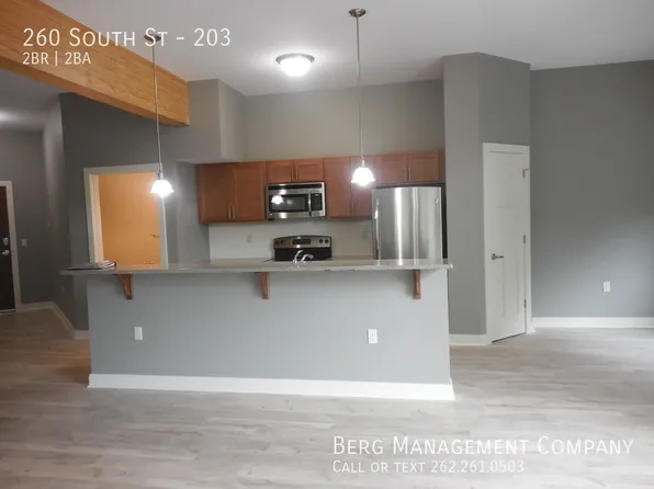 260 South St APT 203, Waukesha, WI 53186