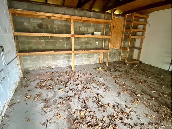 3rd image of 1211 Teall Ave #1