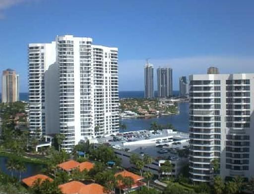 2nd image of 3500 Mystic Pointe Dr APT 903
