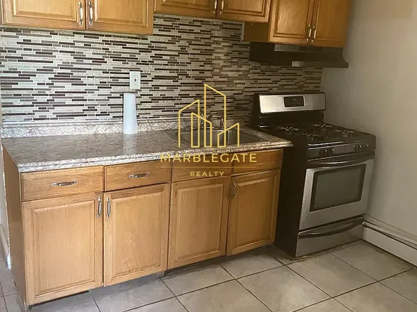 52 S 12th St #22, Newark, NJ 07107