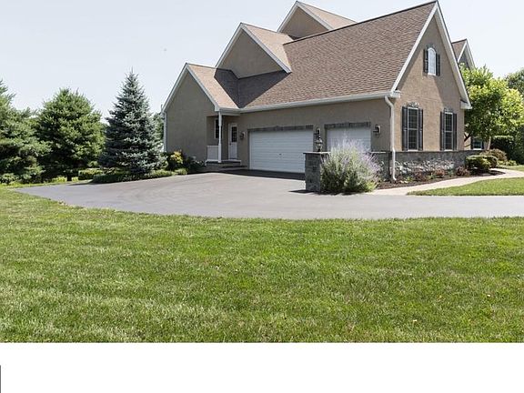 3rd image of 107 Sassafras Dr
